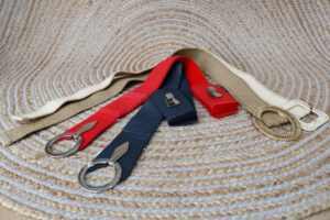 Gumis öv nagy csattal