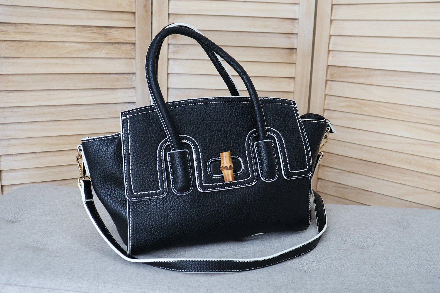 Egyedi fekete táska